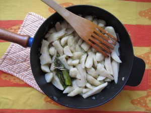 Maa-artisokkaa valkoviinissä