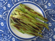 Grillattua salaattifenkolia