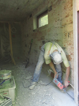 Vanha rappaus irtoaa