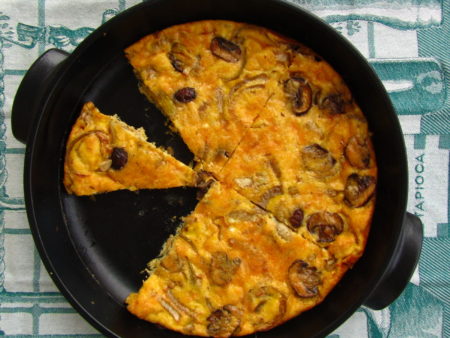 Frittata sienistä ja salaattifenkolista