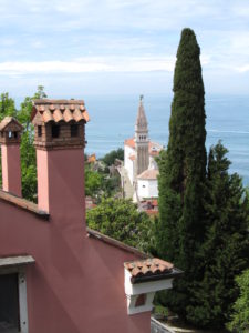 Piran kaupungin muurilta kuvattuna