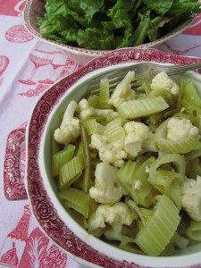 Fenkolia ja kukkakaalia à la grecque