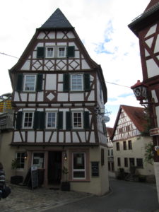 Weinstube Heppenheimissa