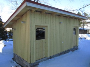 Pihavarasto talvellaPihavarasto talvella