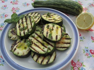 Grillattua kesäkurpitsaa